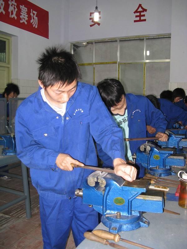 初中毕业上高中好还是上技校好(初中毕业上职高好还是技校好)