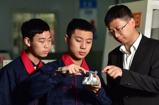 成都市华阳职业高级中学(成都市华阳职业中学官网)