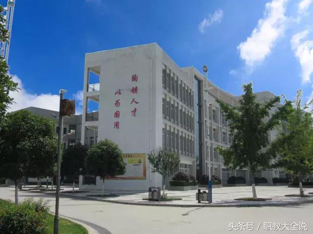 南充技师学院(南充技师学院潆溪校区)