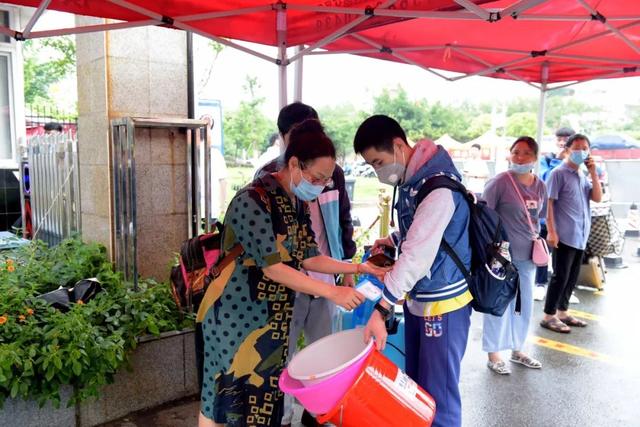成都石化工业学校怎么样(成都石化工业学校官网)