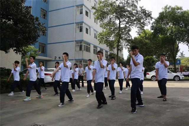 成都石化工业学校怎么样(成都石化工业学校官网)