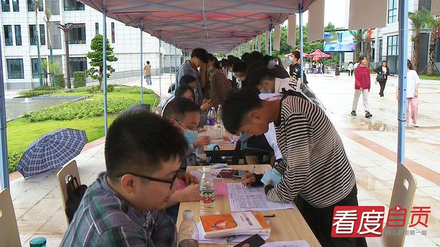 自贡旅游学校(自贡旅游学校图片)