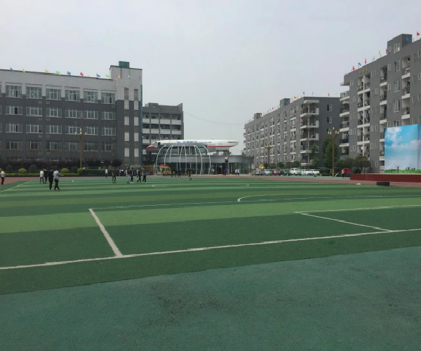 成都好的高铁学校(成都高铁乘务员专业的学校)