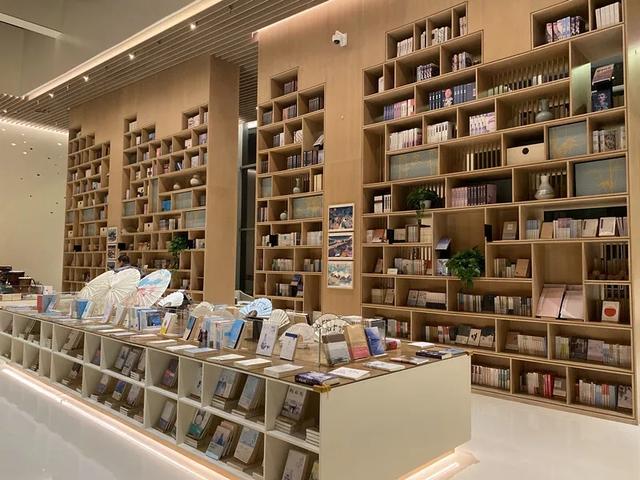 四川成都(四川成都砂石机械厂)