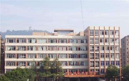 成都卫校那个学校好(成都铁路卫校学校)
