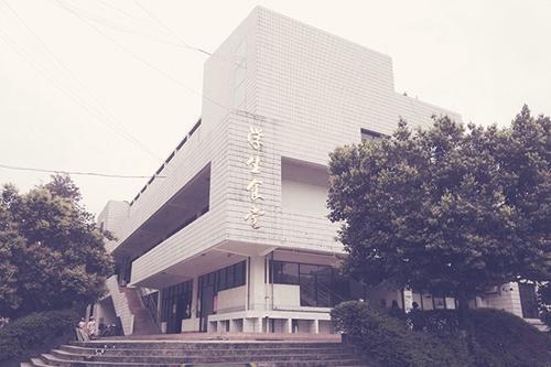 成都卫校那个学校好(成都铁路卫校学校)