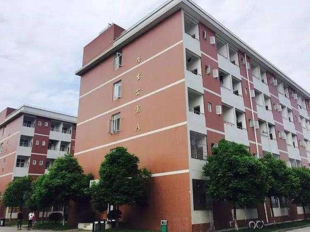 四川理工技师学院学费大概是多少(四川理工技师学院怎么样)