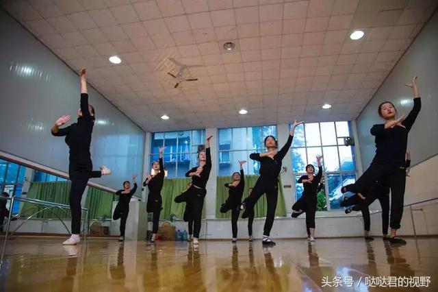 乐山市第一职业中专学校(乐山市竹根职业中专学校校长)