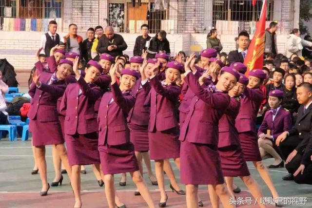 乐山市第一职业中专学校(乐山市竹根职业中专学校校长)