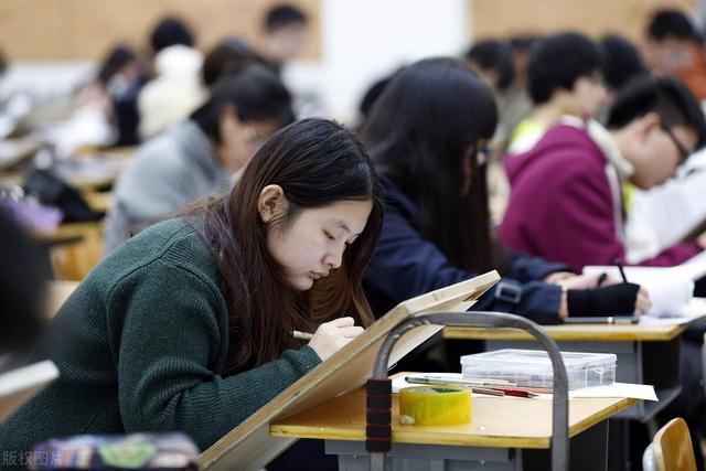 技校都有什么专业适合初中毕业(初中毕业技校学什么专业好)