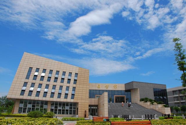 四川省旅游学校在哪里(四川省旅游学校好不好)