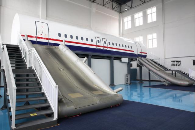 成都航空职业旅游学校(成都航空职业旅游学校学费)