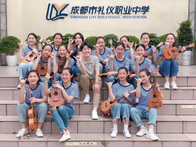 成都哪个高铁职业学校好(成都哪个高铁站离市区近)