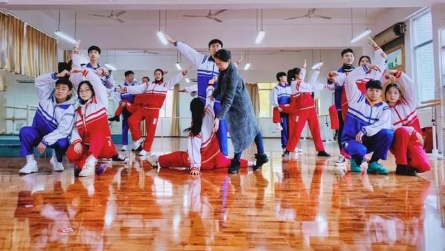 成都哪个高铁职业学校好(成都哪个高铁站离市区近)