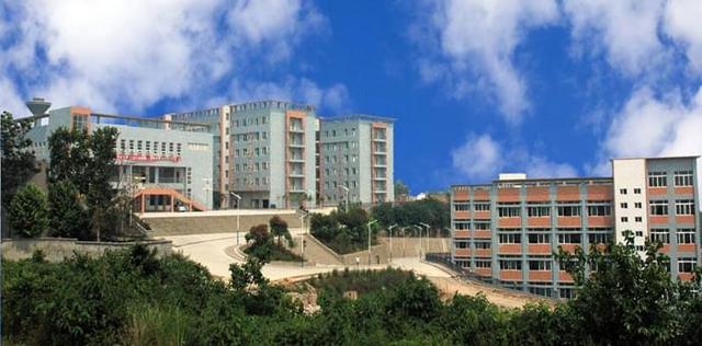 德阳通用电子科技学校(德阳通用电子科技学校图片)