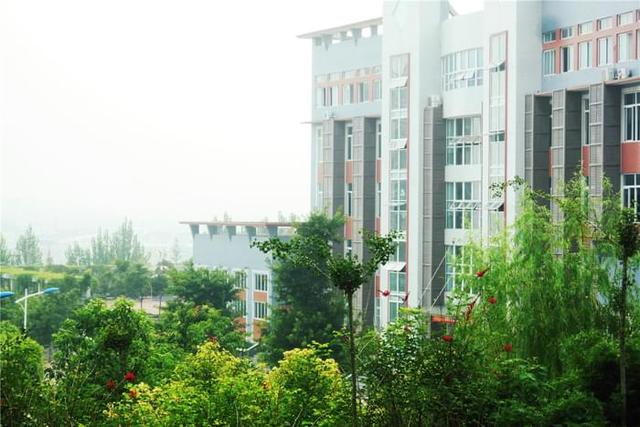 德阳通用电子科技学校(德阳通用电子科技学校图片)