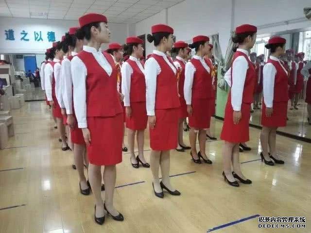 四川高铁乘务学校有哪些(广西南宁高铁乘务学校)