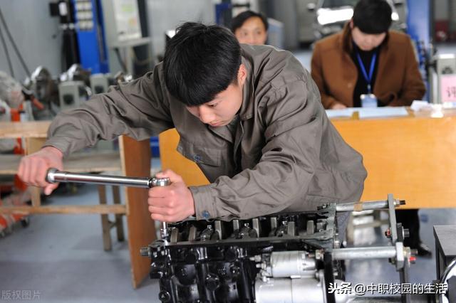 初中没毕业上什么技校(初中没毕业可以上什么职业学校)