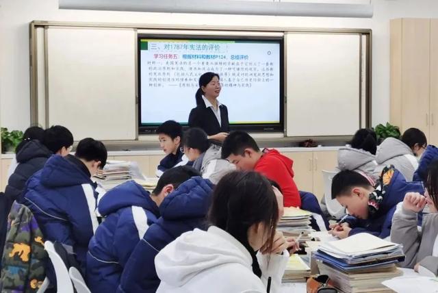 成都高中艺术学校(成都高中艺术学校多少钱)