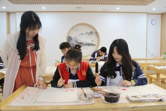 成都高中艺术学校(成都高中艺术学校多少钱)