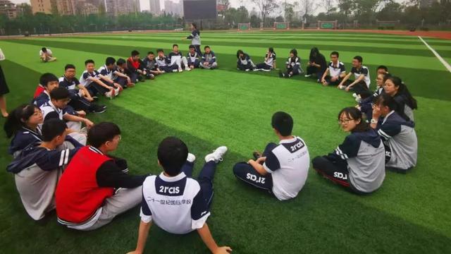 成都高中艺术学校(成都高中艺术学校多少钱)