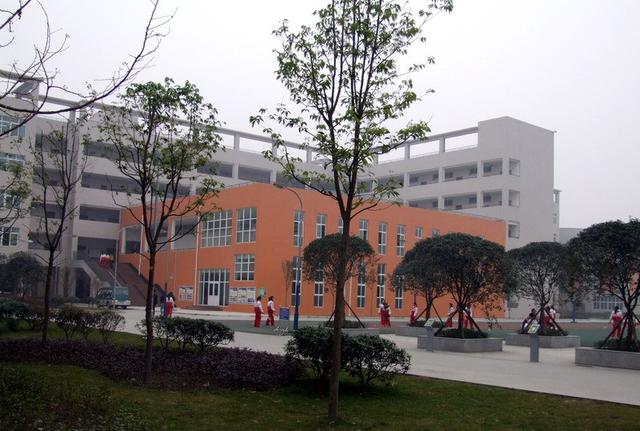 成都比较好的中职学校(成都公办中职学校有哪些)