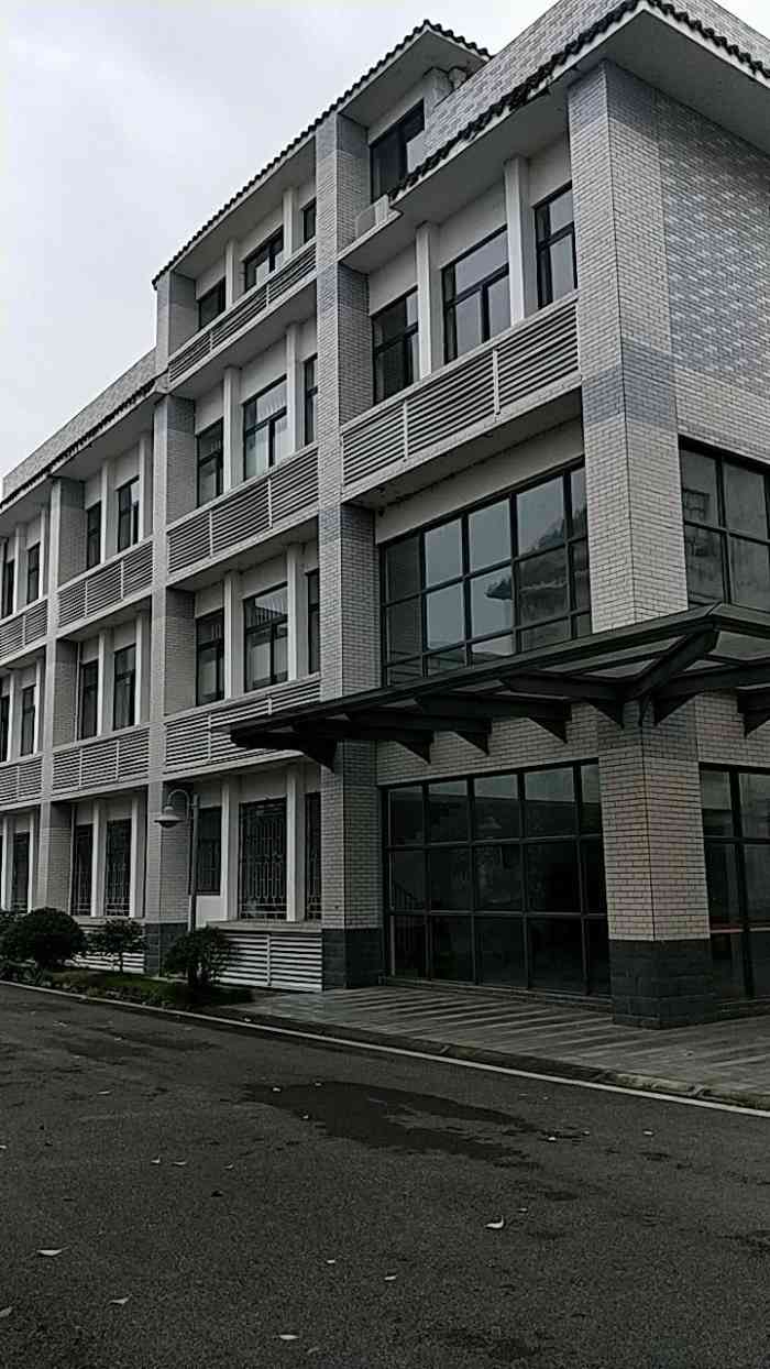 德阳孝泉师范学校(德阳孝泉师范学校宿舍)
