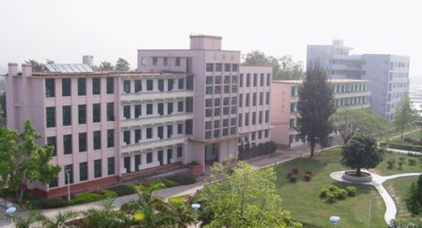 成都航空专业院校学校费用是多少(成都航空学费价格表)图2