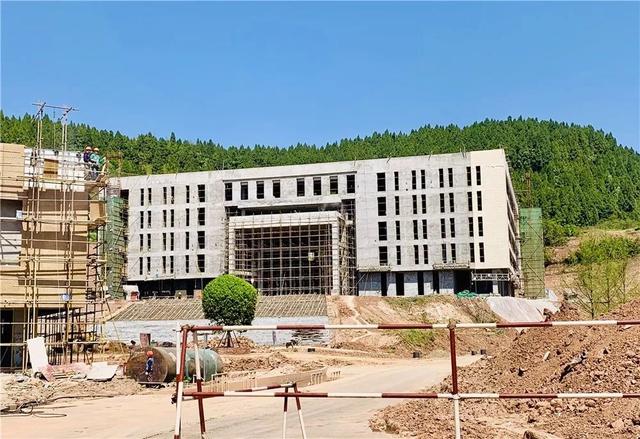 南充市建华职业中学(南充市龙门中学)