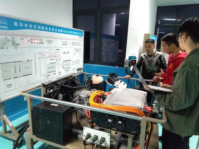 成都汽车学校那家好(成都希望汽车职业学校)