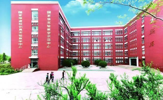 招初中毕业的学校(哪个学校招初中生)