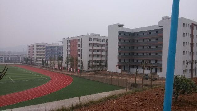 四川比较好的中职学校有哪些(武汉比较好的中专学校)