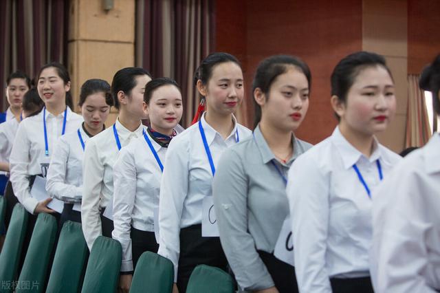 成都空乘专业学校(北京空乘专业学校)