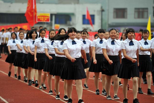 女生读什么职业学校好(重庆适合女生读的职业学校)