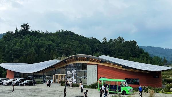 乐山市新世纪技工学校(乐山商务学校怎么样)