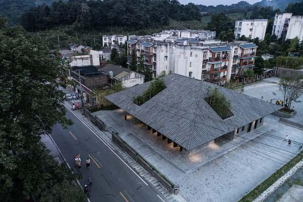 乐山市新世纪技工学校(乐山商务学校怎么样)