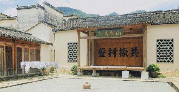 乐山市新世纪技工学校(乐山商务学校怎么样)