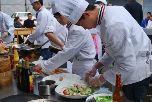 初中生考不上高中上什么学校(不上高中上什么学校比较好)
