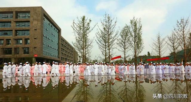 四川卫生康复职业学校怎么样(自贡市卫生康复学院)
