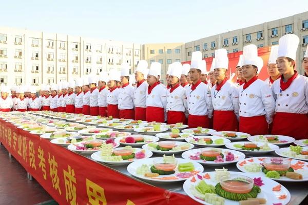 初中毕业生适合上什么学校(西安中专学校排名榜)