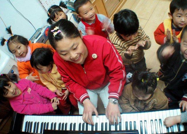 学幼师难吗(当幼教和老师哪个更难)
