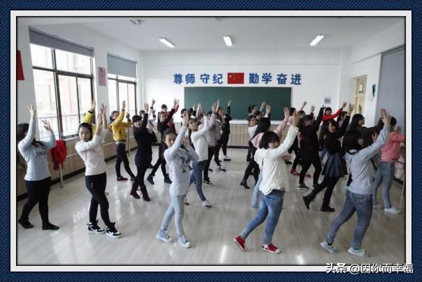 四川省幼师学校学费(四川幼儿师范高等学院)