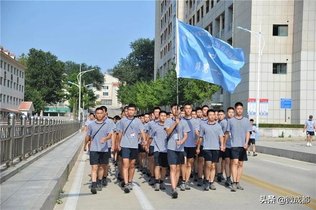 成都航空类学校学费贵不贵(成都航空学校学费多少)
