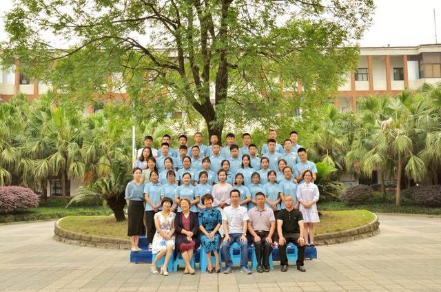 成都中和职业中学(成都中和职业中学高三潘甜甜)