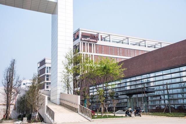 成都中和职业中学(成都中和职业中学高三潘甜甜)