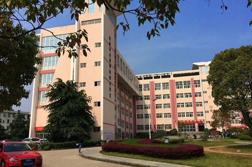 成都五年制大专学校排名榜(招初中生的五年制大专学校)