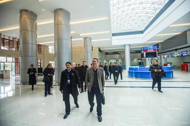 专业的成都空姐学校(专业的成都智能快递柜)