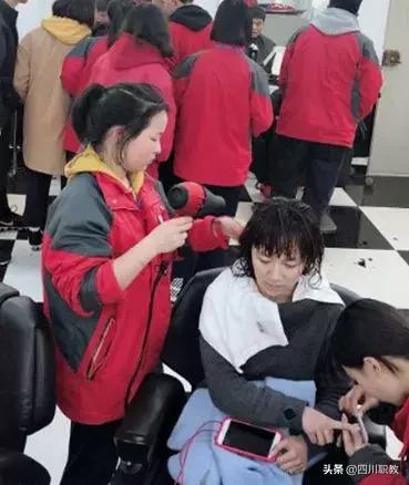 成都市市职业技术学校(成都市工业职业技术学校官网)