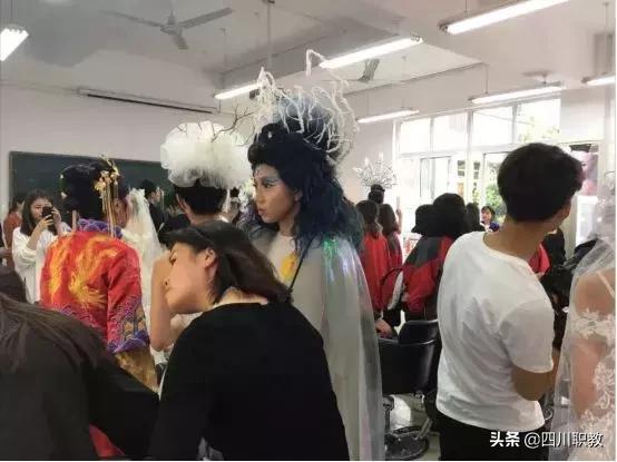 成都市市职业技术学校(成都市工业职业技术学校官网)