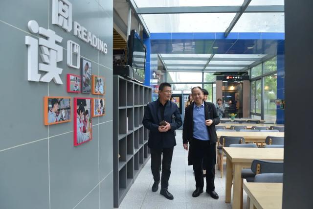 成都高级职业中学(成都高级职称评审条件和材料)